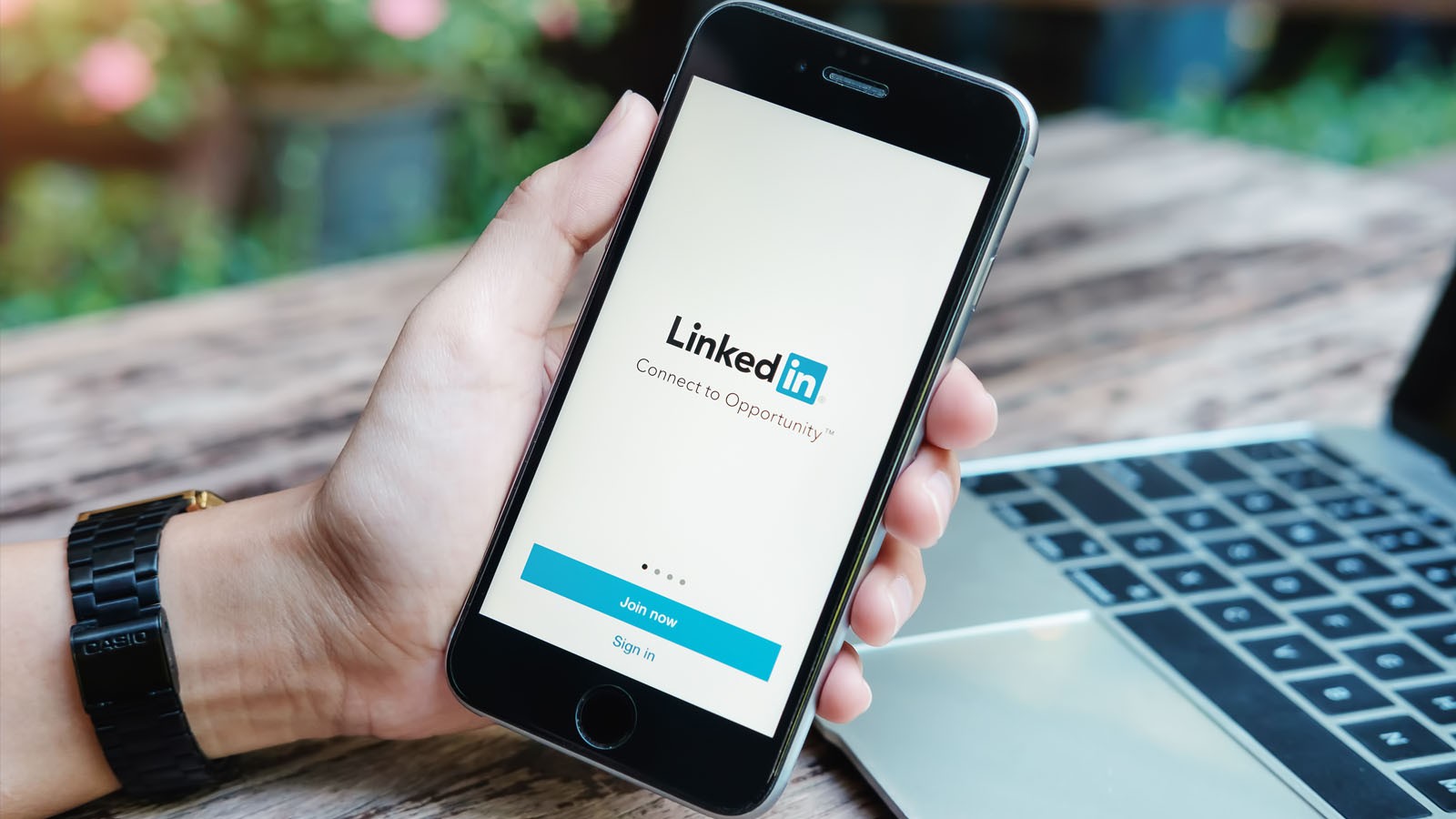 LinkedIn Job Hunting Tips To Keep In Mind - See Here