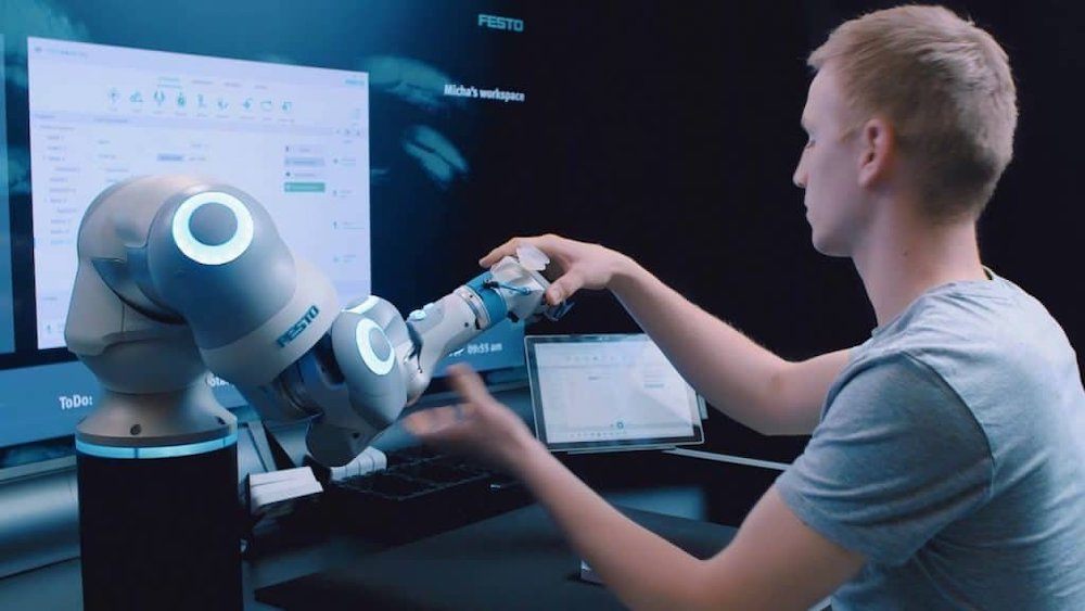 Learn About The 7 Top Robotics Careers