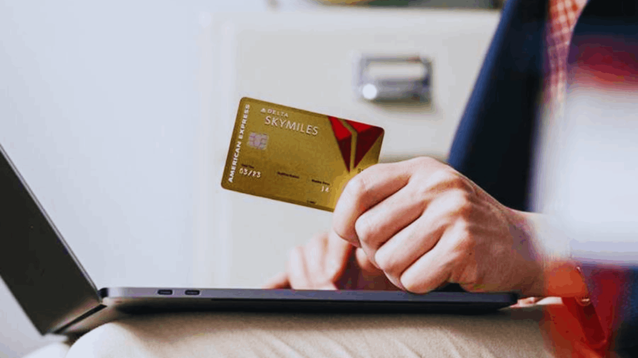 Comparing Delta SkyMiles Gold and Amex Platinum: Discover the Differences