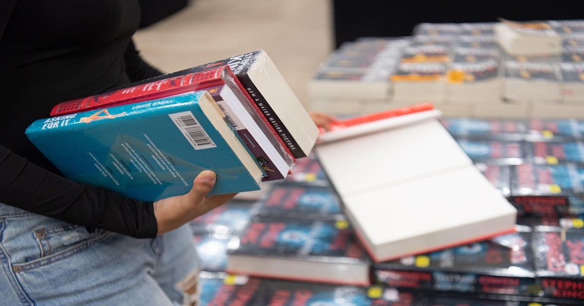 Write a Bestseller: Proven Tips and Strategies